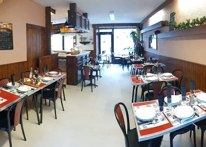 Отель Restaurant L'agapanthe Pont-de-Salars