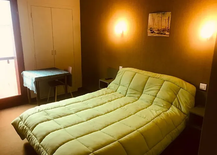 Restaurant L'agapanthe Отель Pont-de-Salars